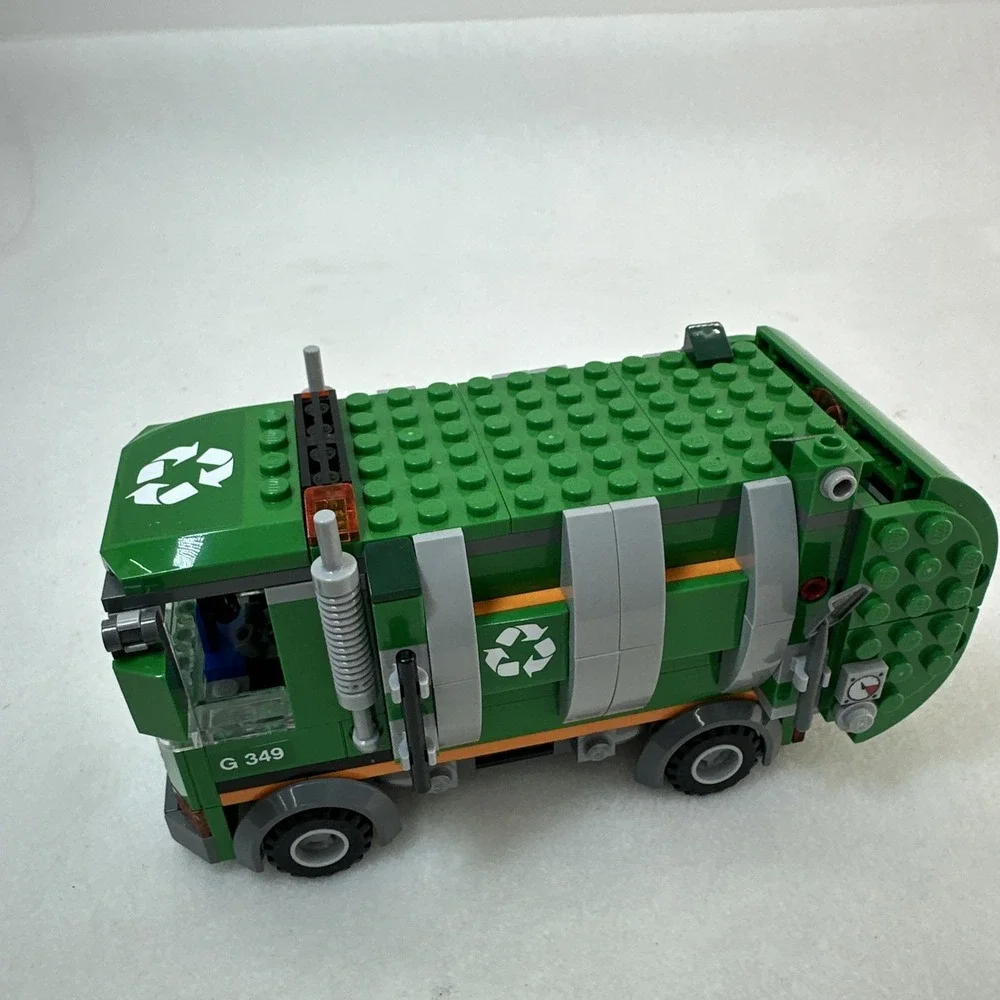 LEGO The LEGO Movie 70805 Trash Chomper Truck 98% Complete Vehicle Only